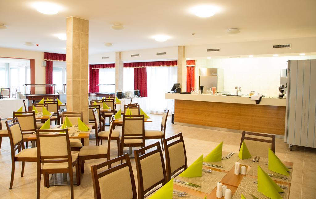 Luxury Hotel Сиофок Екстериор снимка