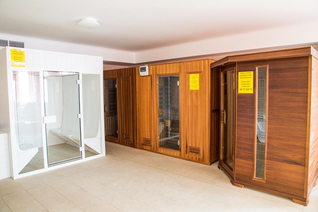 Luxury Hotel Сиофок Екстериор снимка