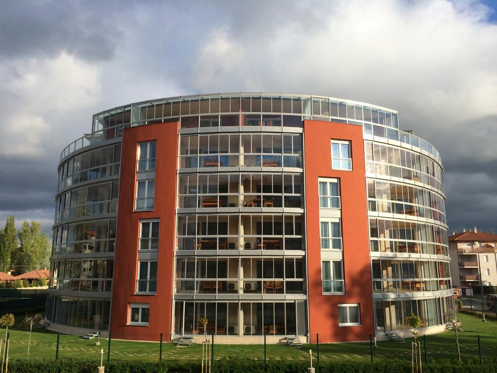 Luxury Hotel Сиофок Екстериор снимка