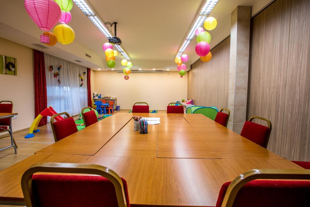 Luxury Hotel Сиофок Екстериор снимка